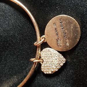 🛍🛒BCBG rosegold bangle